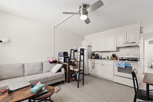 apt-703-2122 Lime St, Honolulu, HI, 96826-4111 | Card Image
