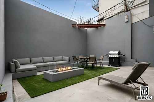1m-92 Manhattan Ave, New York, NY, 10025-4660 | Card Image