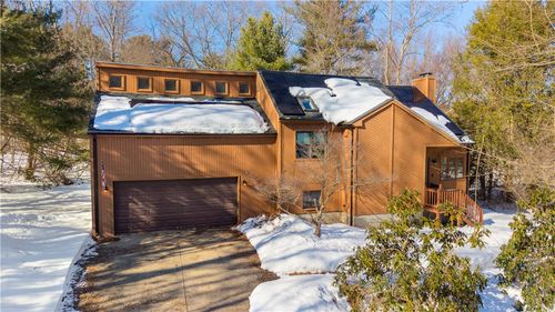 3 Rogler Farm Rd, Smithfield, RI, 02917-1219 | Card Image