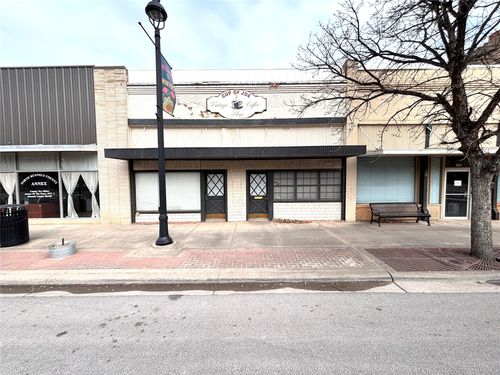 108 N Main St, Winters, TX, 79567-5108 | Card Image