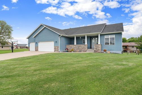 375 Hickory Ln Ne, Owatonna, MN, 55060-1588 | Card Image