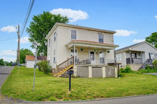 2202 Poplar St, STAUNTON, VA, 24401-2830 | Card Image