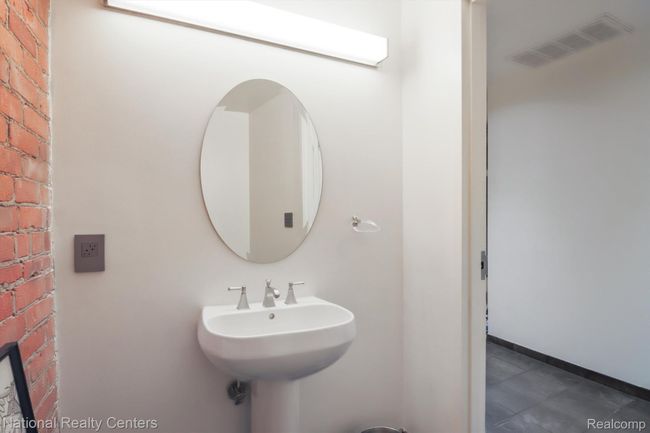 APT-29 - 200 River Place Dr, Condo with 2 bedrooms, 3 bathrooms and null parking in Detroit MI | Image 7