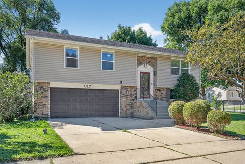 617 Arnold Ave, Streamwood, IL, 60107-3079 | Card Image