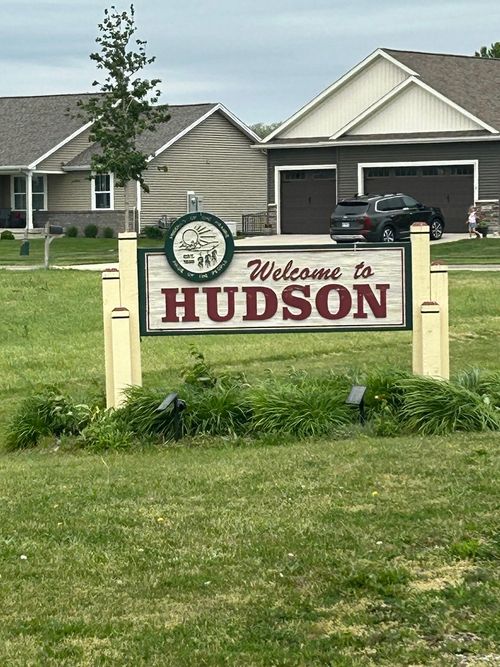 108 Bluebird Ct, Hudson, IL, 61748 | Card Image