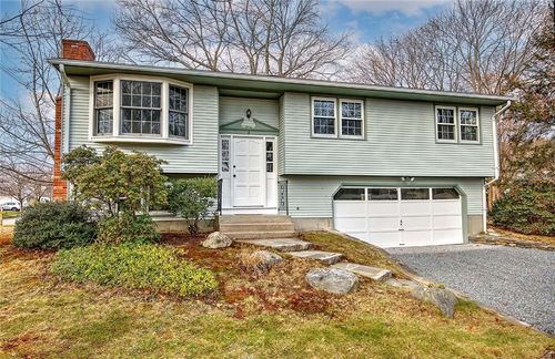 2 Simmons Rd, Barrington, RI, 02806-2508 | Card Image