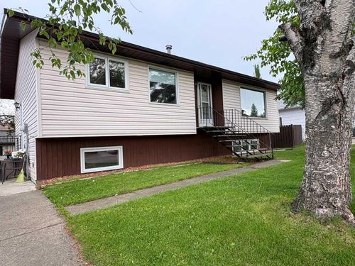 5751 55 St, Rocky Mountain House, AB, T4T1J7 | Card Image