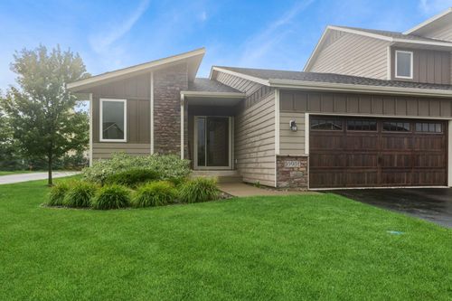 10901 Retreat Ln, WOODBURY, MN, 55129-6806 | Card Image