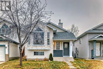 30 San Fernando Cres Ne, House other with 5 bedrooms, 2 bathrooms and 2 parking in Calgary AB | Image 2