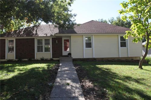 1101 Sw 21st St, Blue Springs, MO, 64015-4725 | Card Image