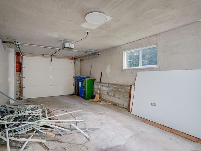 GARAGE IS 11'0 X 27'11 | Image 23