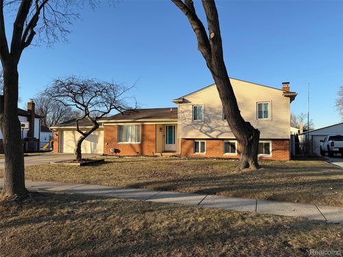 13133 Concord Dr, Sterling Heights, MI, 48313-1834 | Card Image