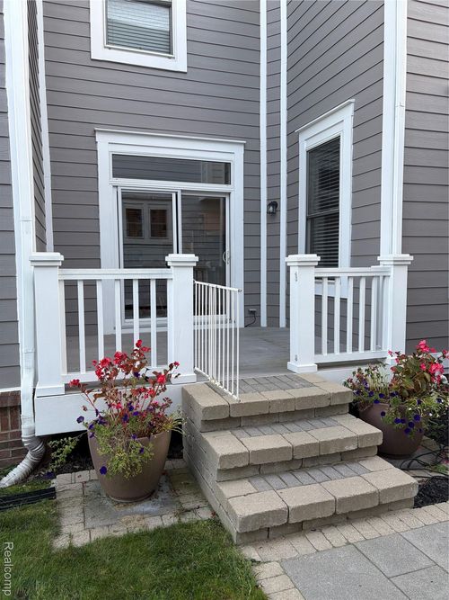 50410 Coolidge St, Canton, MI, 48188-3439 | Card Image