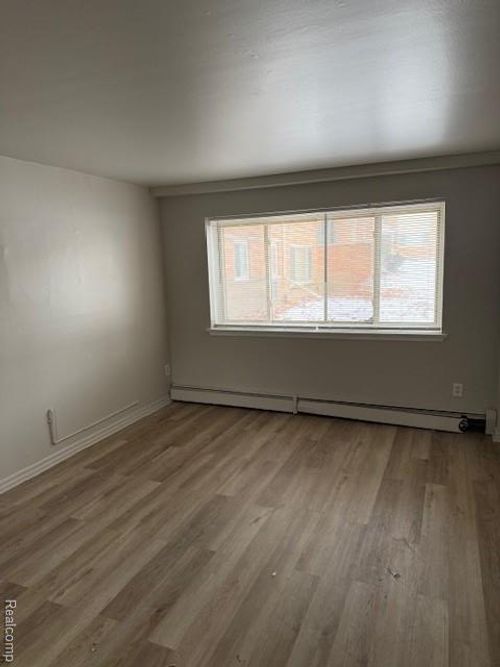 17270 Bentler Street, Detroit, MI, 48219 | Card Image