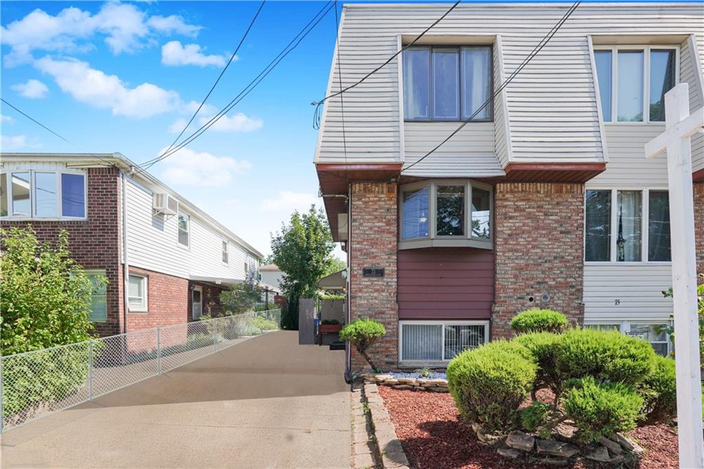 Dongan Hills Ave, Staten Island, NY 10306