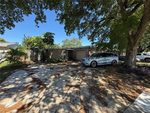 2751 N 66th Ave, Hollywood, FL, 33024-2908 | Card Image
