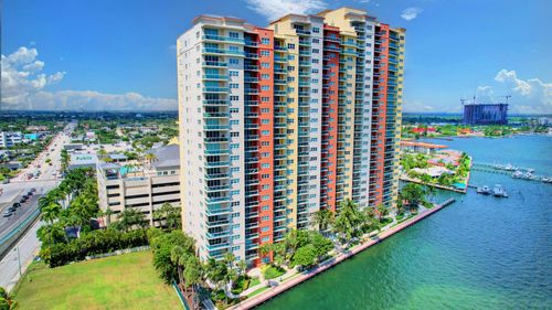 unit-115-2640 Lake Shore Dr, Riviera Beach, FL, 33404-4666 | Card Image