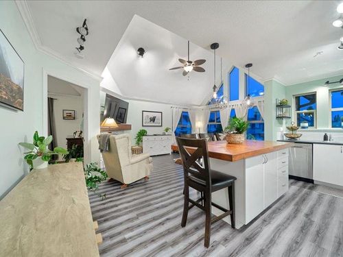 408-20237 54 Ave, Langley, BC, V3A3W2 | Card Image