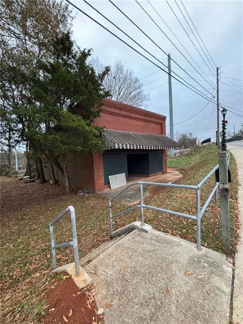 304 S Cherokee Rd, Social Circle, GA, 30025-2834 | Card Image