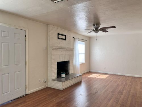 1622 N 6th St, Fresno, CA, 93703-3240 | Card Image