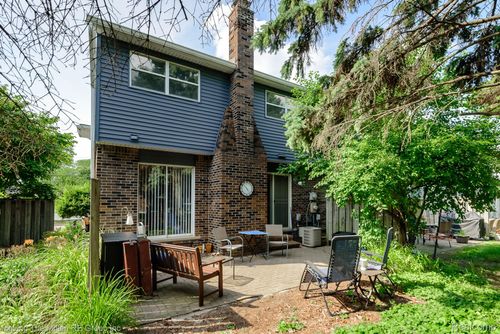 2746 Page Ave, Ann Arbor, MI, 48104-6914 | Card Image