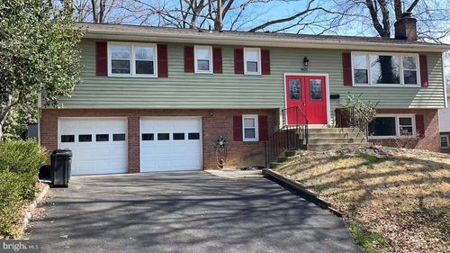 9821 Hampton Ln, FAIRFAX, VA, 22030-1822 | Card Image