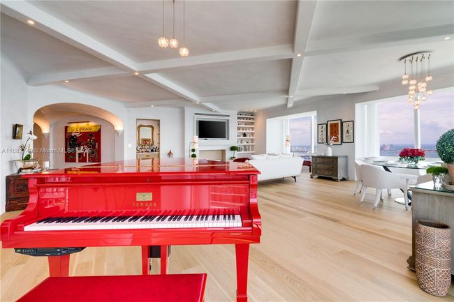 APT-55F - 1425 Brickell Ave, Condo with 3 bedrooms, 5 bathrooms and null parking in Miami FL | Image 5