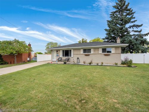 27431 Pleasant Dr, Warren, MI, 48088-6072 | Card Image