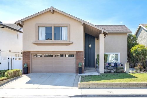 14121 Uxbridge St, Westminster, CA, 92683-4135 | Card Image