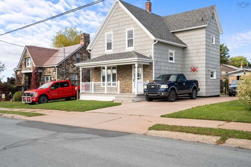 56 Aberdeen Ave, New Glasgow, NS, B2H4A9 | Card Image