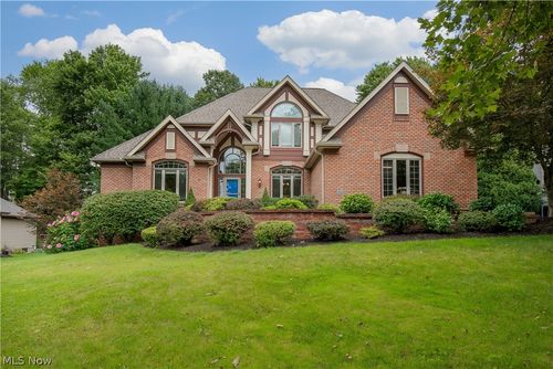 2665 Deer Ridge Run, Cuyahoga Falls, OH, 44223-3722 | Card Image