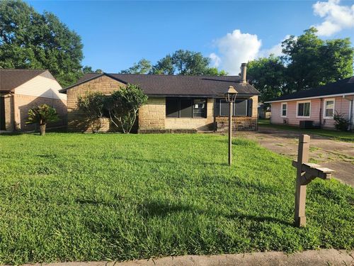 920 Nottingham Dr, Angleton, TX, 77515-3514 | Card Image