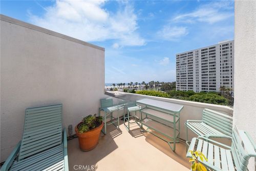 503-2910 Neilson Way, Santa Monica, CA, 90405-5368 | Card Image