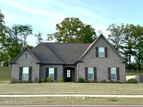 668 Millers Way, Nesbit, MS, 38651-1032 | Card Image