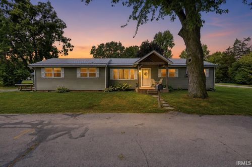 302 Gateway Ave, Churubusco, IN, 46723-1816 | Card Image