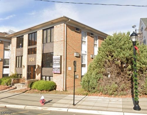 934 Stuyvesant Ave, Union, NJ, 07083-6944 | Card Image