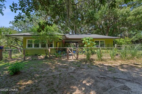 16 Oakland Dr, Saint Helena Island, SC, 29920-3635 | Card Image