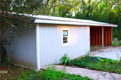 View of outdoor structure | Image 3