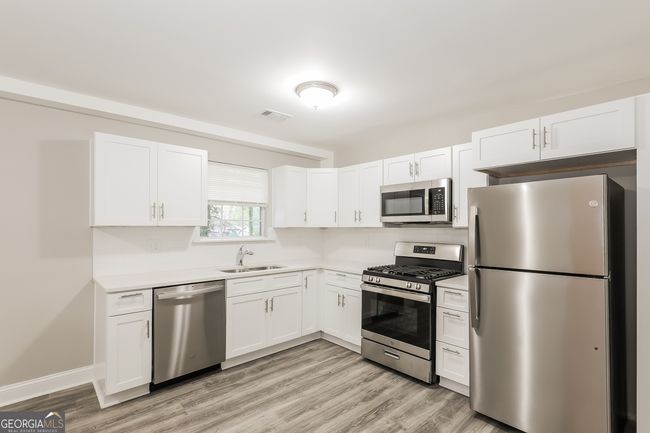 1427 Timms Cir Se, House other with 3 bedrooms, 2 bathrooms and null parking in Atlanta GA | Image 5