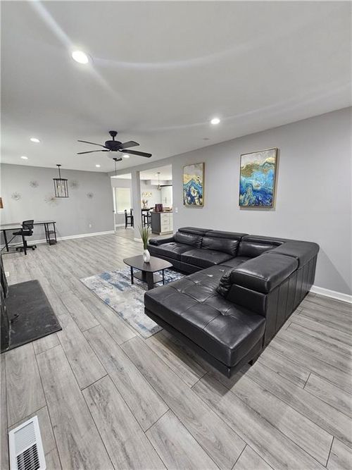 2138 Donald Lee Hollowell Pkwy Nw, Atlanta, GA, 30318-4704 | Card Image