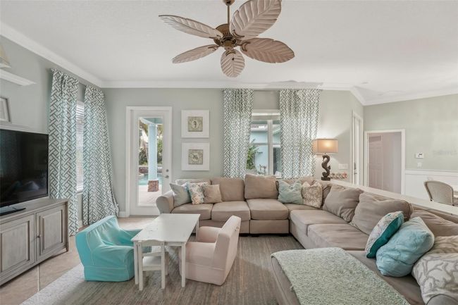 OPEN AND BRIGHT FAMILY ROOM | Image 9