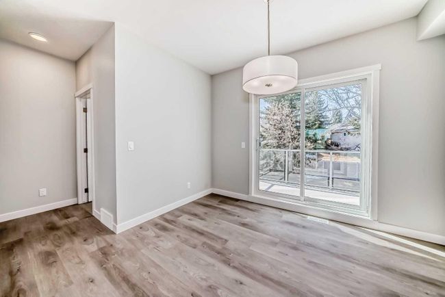 450 Shawnee Square Sw, Home with 3 bedrooms, 2 bathrooms and 3 parking in Calgary AB | Image 11