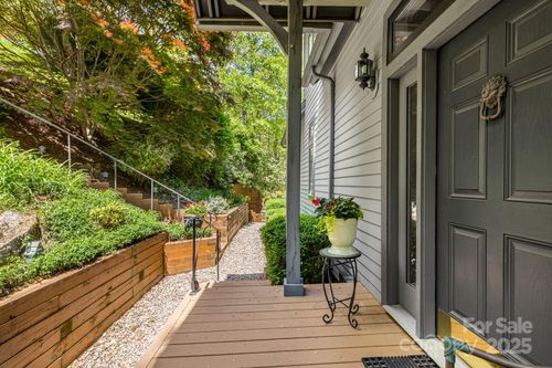 33 Great Aspen Way, Black Mountain, NC, 28711-9774 | Card Image