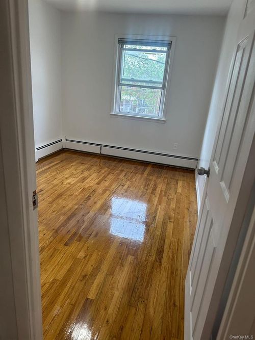 fl-2nd-144-46 26th Ave, Flushing, NY, 11354-1327 | Card Image