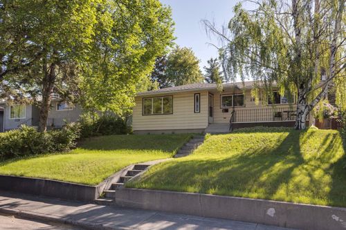 1036 17 St Ne, Calgary, AB, T2E4V1 | Card Image