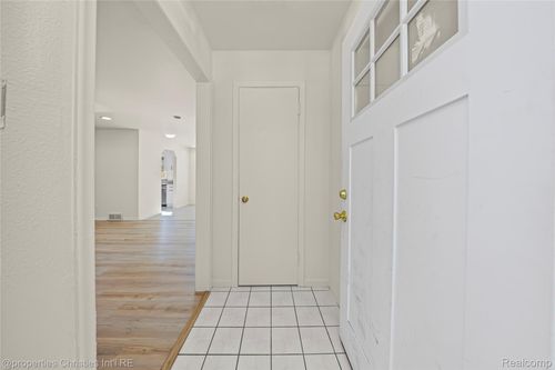 6550 Inkster Rd, West Bloomfield, MI, 48322-4301 | Card Image