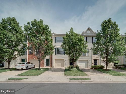 8241 Humphrey Ln, MANASSAS, VA, 20109-8269 | Card Image
