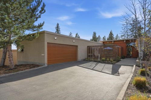 2207 Nw Reserve Camp Ct, Bend, OR, 97703-2194 | Card Image