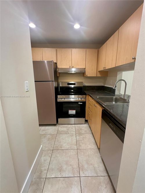 apt-3p-2935 Ne 163rd St, North Miami Beach, FL, 33160-4453 | Card Image