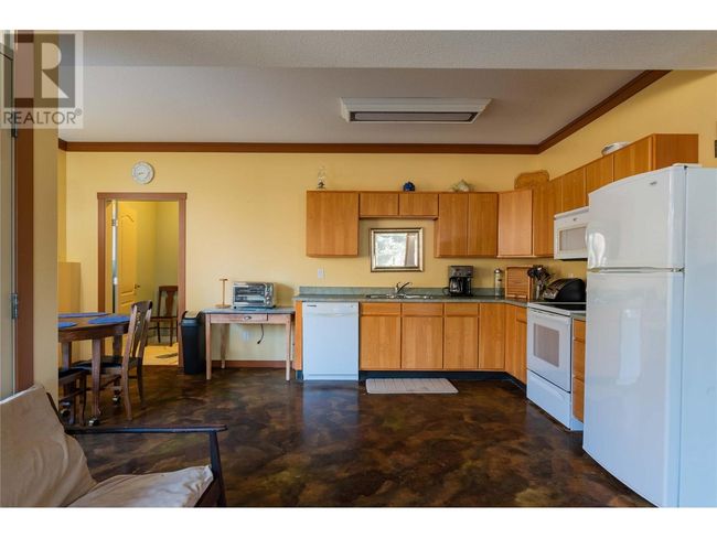 250 1 St Ave, House other with 3 bedrooms, 5 bathrooms and 3 parking in Kootenay Boundary BC | Image 52